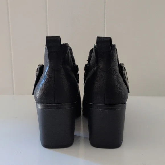 Baretraps Karina Black Leather Ankle Boots Size 9M - Picture 5 of 7